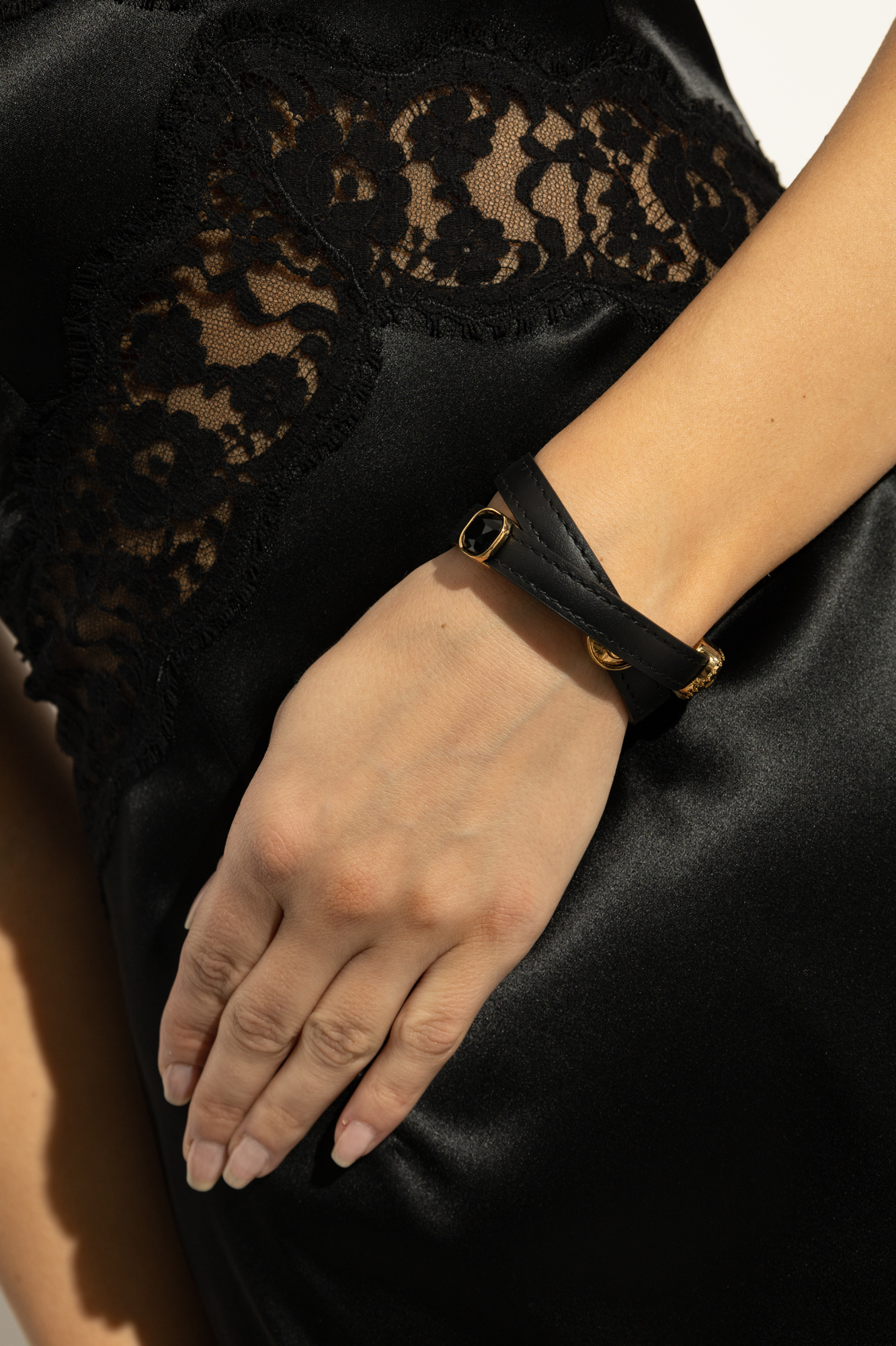 【送料&関税込】Dolce & Gabbana Bracelet DOLCE AND GABBANA CHARM BRACELET WITH CHARMS GOLD TONE